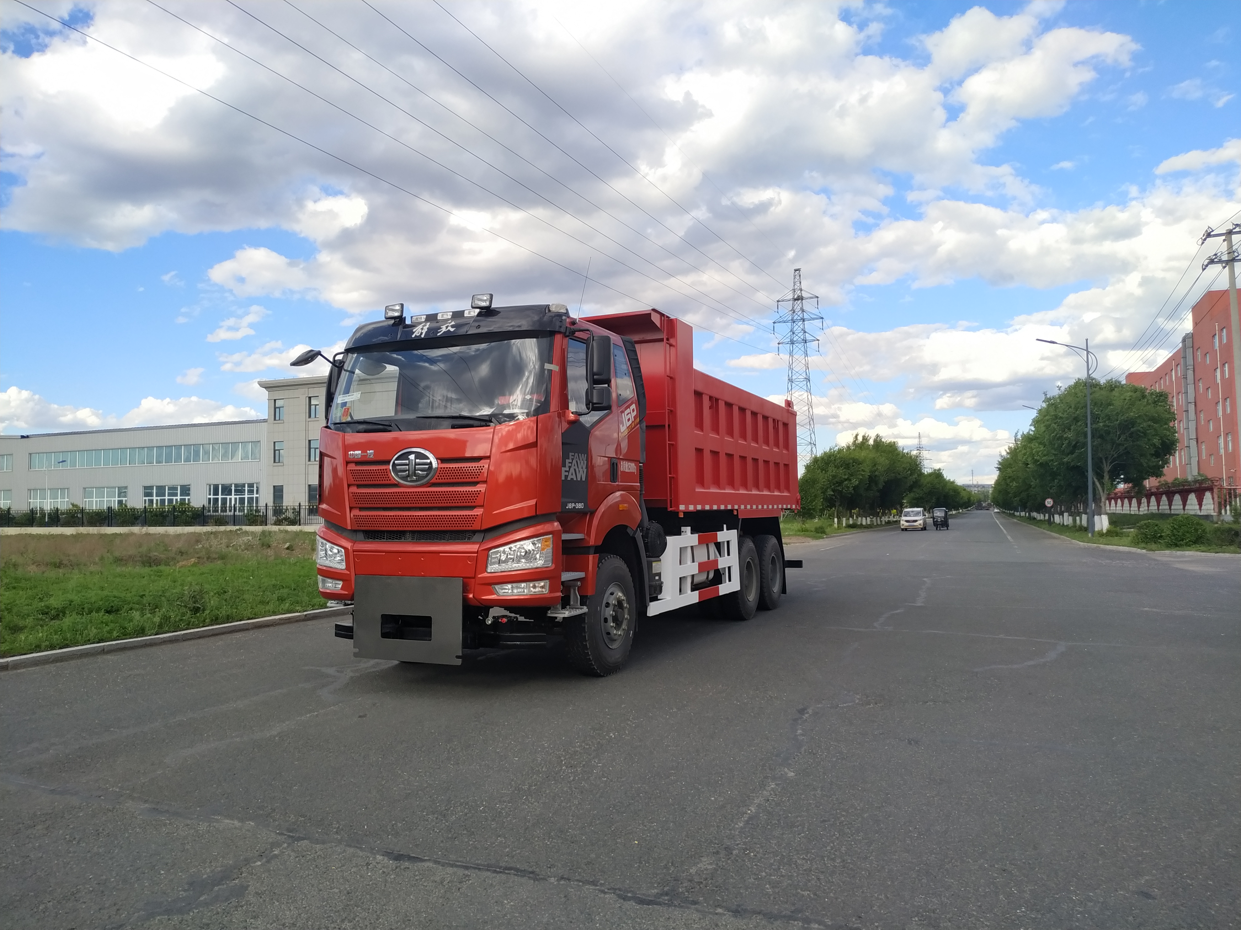 BLD5250TCXCA6型（25噸）綜合除雪車(chē)(圖1)